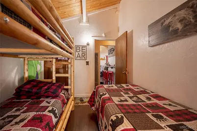 742 Cedar Lane, Sugarloaf, CA 92386 - Photo 12