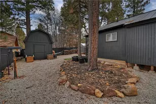 305 Wabash Ln, Sugarloaf, CA 92386 - Photo 22