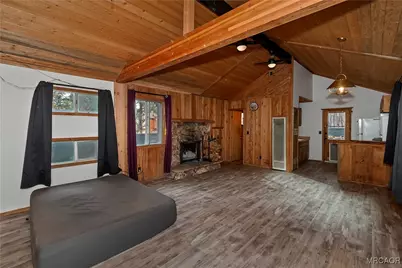 305 Wabash Lane, Sugarloaf, CA 92386 - Photo 4