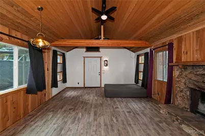 305 Wabash Lane, Sugarloaf, CA 92386 - Photo 8