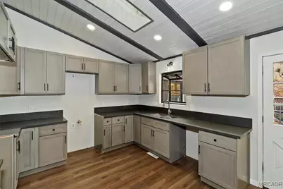 42736 Tannenbaum Platz, Big Bear Lake, CA 92315 - Photo 12