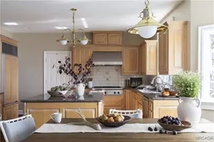 1010 Black Oaks Dr, Lake Arrowhead, CA 92352 - Photo 4