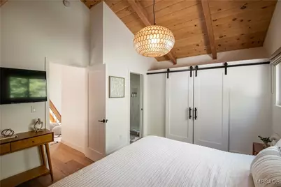 1340 Yosemite Drive, Lake Arrowhead, CA 92352 - Photo 16