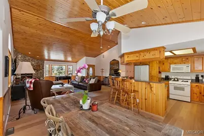 42369 Eagle Ridge Drive, Big Bear Lake, CA 92315 - Photo 14
