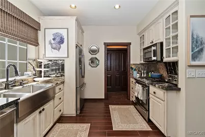 244 Corona Circle, Lake Arrowhead, CA 92352 - Photo 8