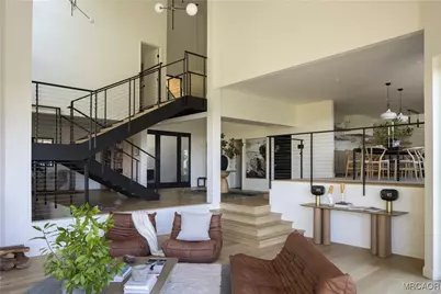 654 S Cumberland Drive, Lake Arrowhead, CA 92352 - Photo 8