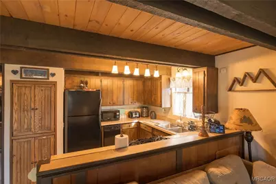 764 Panamint Mountain Drive, Big Bear City, CA 92314 - Photo 14