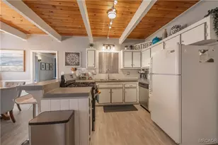 1037 Sequoia Dr, Big Bear City, CA 92314 - Photo 12