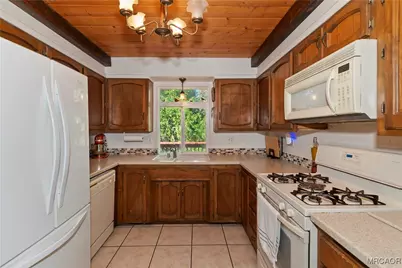 30580 Live Oak Drive, Running Springs, CA 92382 - Photo 12