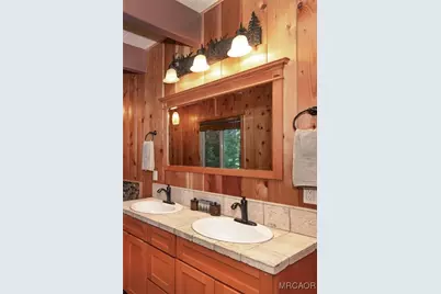 26621 Thunderbird Drive, Lake Arrowhead, CA 92391 - Photo 28