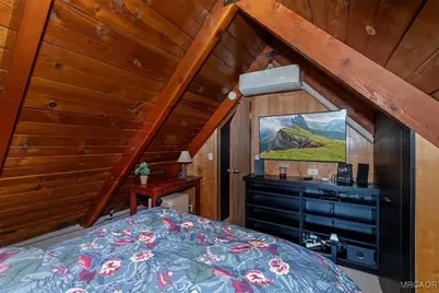 1018 Robinhood Boulevard, Big Bear City, CA 92314 - Photo 24