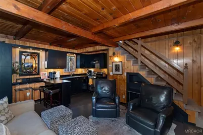 1018 Robinhood Boulevard, Big Bear City, CA 92314 - Photo 10