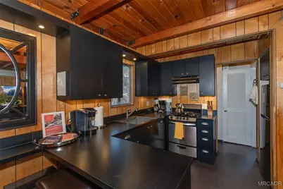 1018 Robinhood Boulevard, Big Bear City, CA 92314 - Photo 6