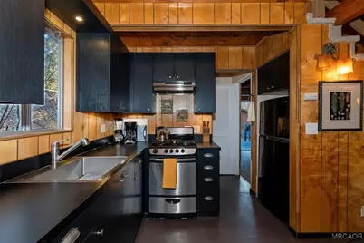 1018 Robinhood Boulevard, Big Bear City, CA 92314 - Photo 14