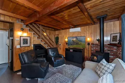 1018 Robinhood Boulevard, Big Bear City, CA 92314 - Photo 8