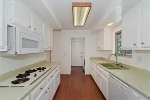 383 Catalina Rd, Big Bear Lake, CA 92315 - Photo 16