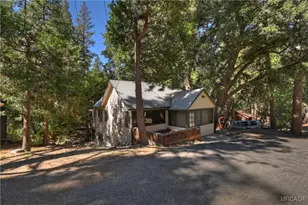 25118 Moon Dr, Crestline, CA 92325 - Photo 26