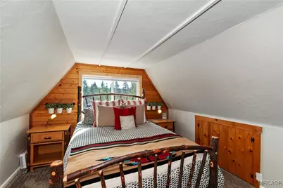 39676 Oakglen Road, Fawnskin, CA 92333 - Photo 20