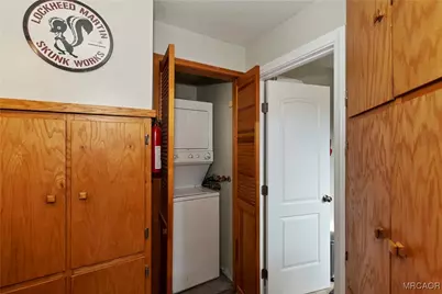 39676 Oakglen Road, Fawnskin, CA 92333 - Photo 22