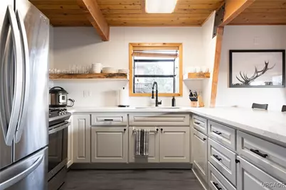 1117 Crater Mountain Drive, Big Bear City, CA 92314 - Photo 8