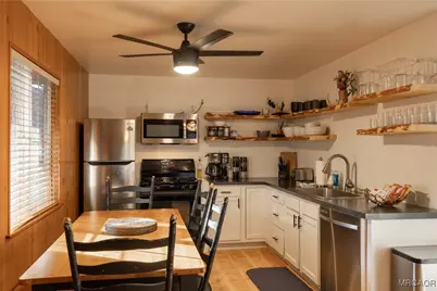 550 Villa Grove Avenue, Big Bear City, CA 92314 - Photo 14