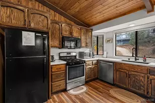 1414 Klamath Rd, Big Bear City, CA 92314 - Photo 8