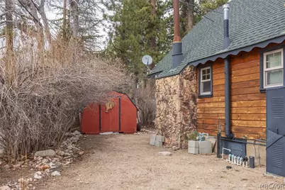 1070 Comanche Drive, Fawnskin, CA 92333 - Photo 10