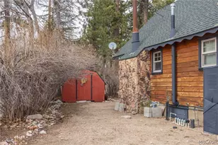 1070 Comanche Dr, Fawnskin, CA 92333 - Photo 10