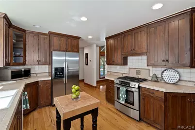 28637 Shenandoah Drive, Lake Arrowhead, CA 92352 - Photo 16