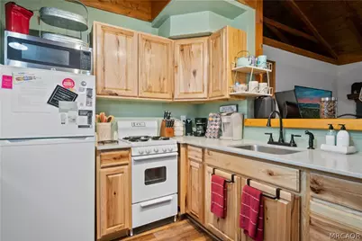 42955 Encino Road, Big Bear Lake, CA 92315 - Photo 10