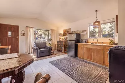 417 Spruce Lane, Sugarloaf, CA 92386 - Photo 8