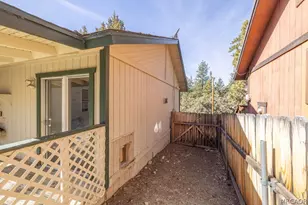 151 Vista Ln, Sugarloaf, CA 92386 - Photo 24