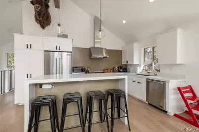 42803 Conifer Drive, Big Bear Lake, CA 92315 - Photo 10