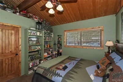 328 Wabash Lane, Sugarloaf, CA 92386 - Photo 16