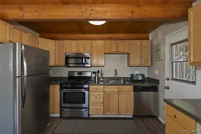 728 W Aeroplane Boulevard, Big Bear City, CA 92314 - Photo 14