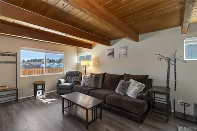 728 W Aeroplane Boulevard, Big Bear City, CA 92314 - Photo 6