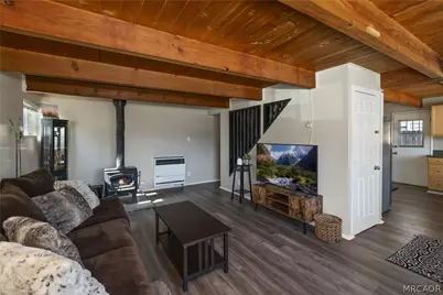 728 W Aeroplane Boulevard, Big Bear City, CA 92314 - Photo 8