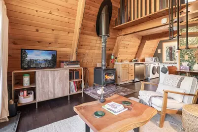 446 Riverside Avenue, Sugarloaf, CA 92386 - Photo 8