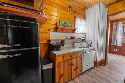 324 Angeles Boulevard, Big Bear City, CA 92314 - Photo 8