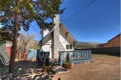 927 W Fairway Boulevard, Big Bear City, CA 92314 - Photo 2