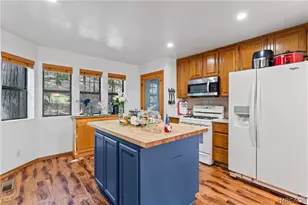 27528 Ashwood Ln, Lake Arrowhead, CA 92352 - Photo 1
