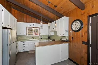 27994 W Shore Road, Lake Arrowhead, CA 92352 - Photo 12