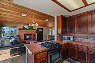 43850 Yosemite Dr, Big Bear Lake, CA 92315 - Photo 16