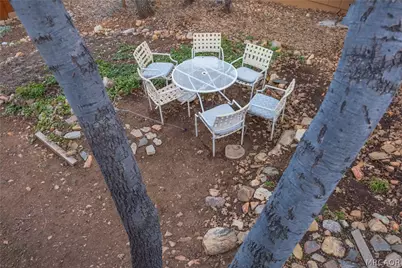 875 Santa Barbara Avenue, Sugarloaf, CA 92386 - Photo 14