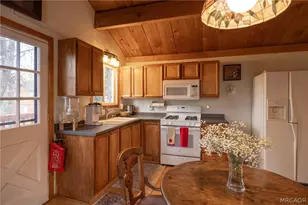 875 Santa Barbara Ave, Sugarloaf, CA 92386 - Photo 22