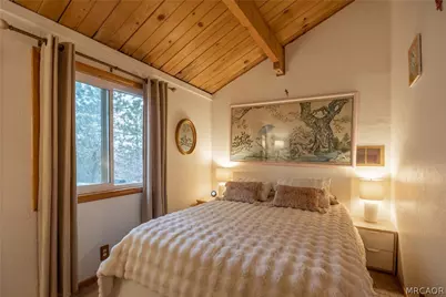 875 Santa Barbara Avenue, Sugarloaf, CA 92386 - Photo 24