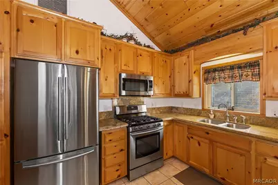 228 Lagunita Lane, Big Bear Lake, CA 92315 - Photo 22