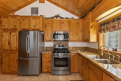 228 Lagunita Lane, Big Bear Lake, CA 92315 - Photo 20