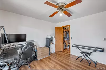 31701 Panorama, Running Springs, CA 92382 - Photo 18