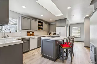 27487 North Bay Road, Lake Arrowhead, CA 92352 - Photo 12